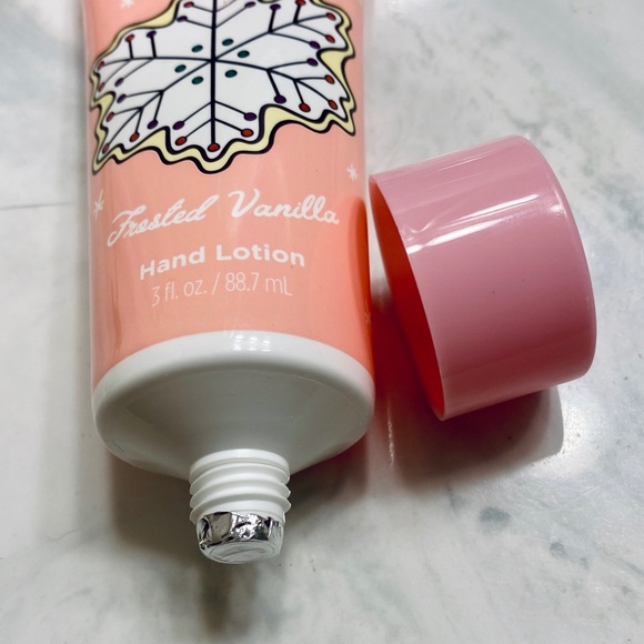 NEW Sweet N Shimmer Frosted Vanilla Hand Lotion - Picture 4 of 4
